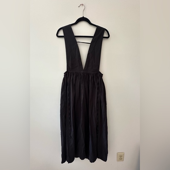 🖤 Verda Designer V-Neck Evening Gown 🖤 - Picture 3 of 5